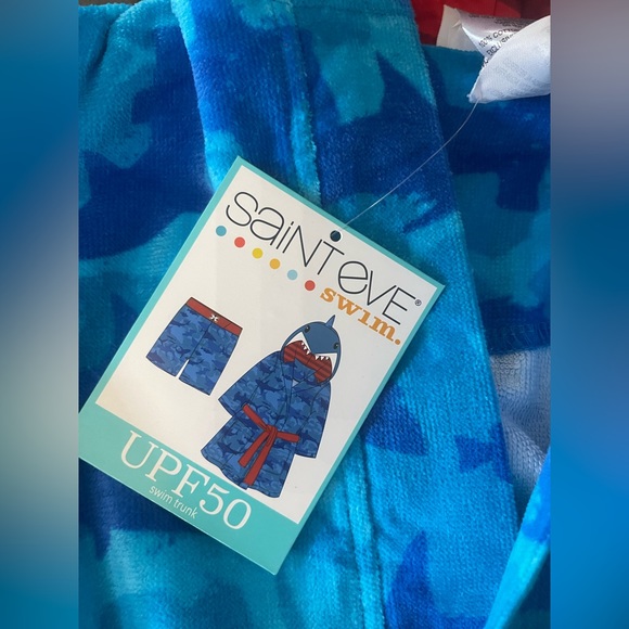 FREE MINI BACKPACK 🌞✨🦈 boys robe swim trunks upf 50 baby shark backpack size 5 - Picture 5 of 7